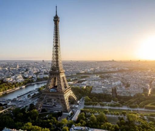 Lovely Parisian 1br Flat 10min From Eiffel Tower * Parijs