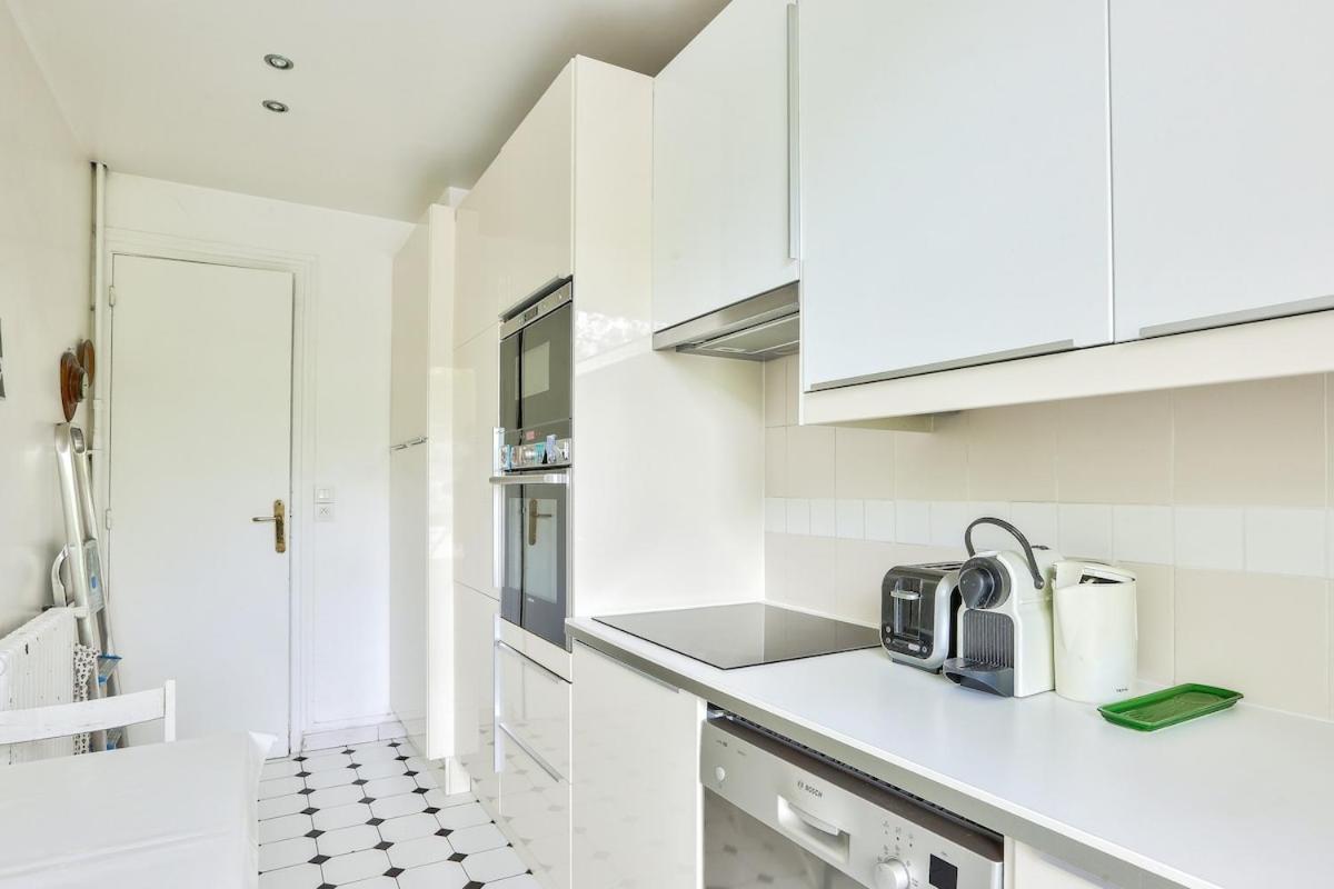 Appartement Lovely Parisian 1br Flat 10min From Eiffel Tower Parijs